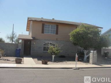 Main picture of 121 E 14th Pl