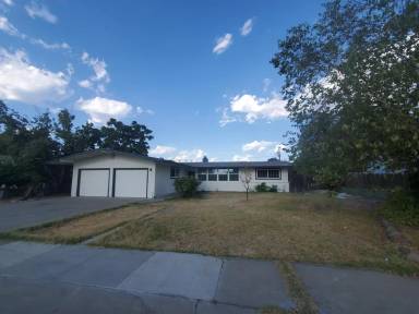Main picture of 451 Neil Dr