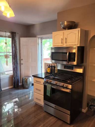 Main picture of 93 Maxwell St