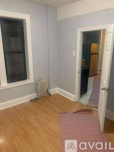 Main picture of 722 E 10th St