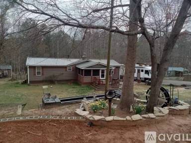 Main picture of 39 Pineknoll Dr