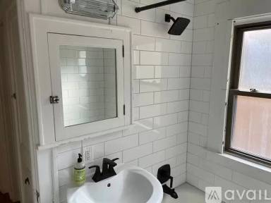 Main picture of 419 Woodlawn Ave