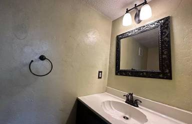 Main picture of 908 Roll Tide Ln NW