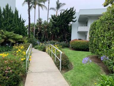 Main picture of 2358 Torrey Pines Rd