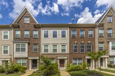 Main picture of 7109 Rowlock Aly