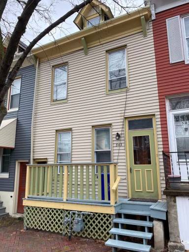 Main picture of 543 Franklin St