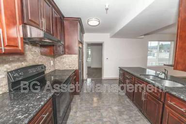 Main picture of 1459 MacArthur Blvd