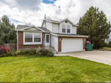 Main picture of 209 W 1275 N