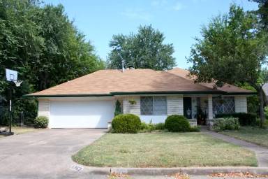 Main picture of 6962 E 16th St