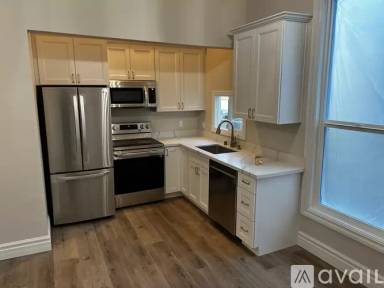 Main picture of 384 N 6th St