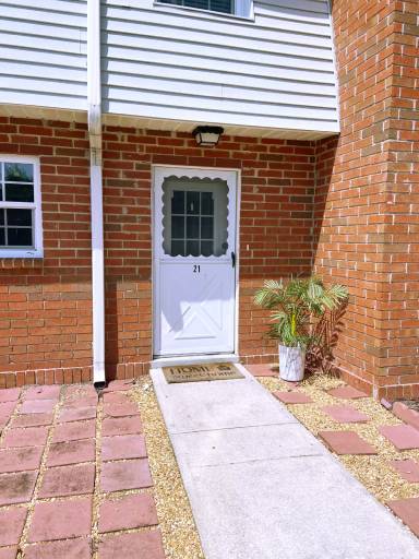 Main picture of 621 W Indiana Ave