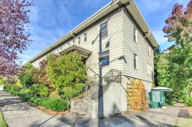 Main picture of 600 W Howe St