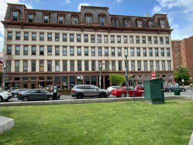 Main picture of 5 Broadway