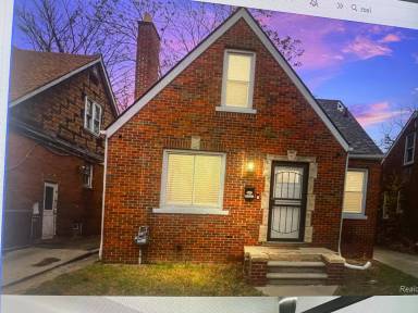 Main picture of 15810 Robson St