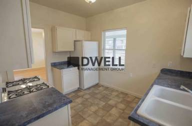 Main picture of 306 10th Ave NE