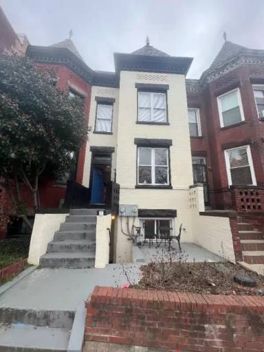 Main picture of 2805 11th St NW