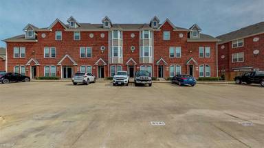 Main picture of Lakeridge Townhomes