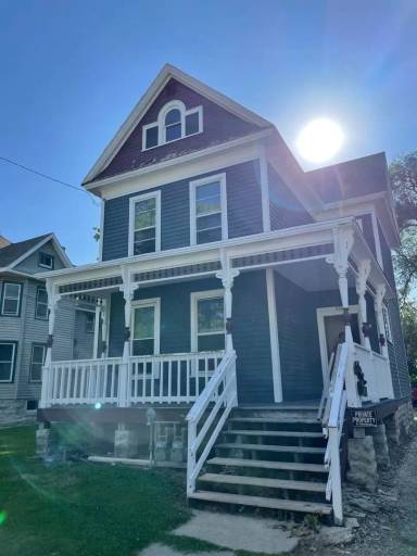 Main picture of 637 Franklin St