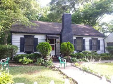 Main picture of 2098 Donald Lee Hollowell Pkwy NW