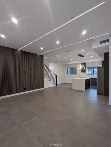 Main picture of 11141 Strathern St
