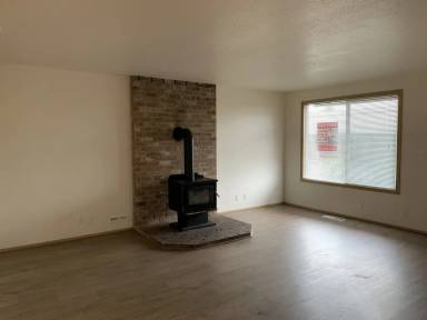 Main picture of 900 SW 179th Ave