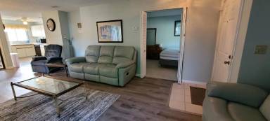 Main picture of 32 Lake Forest Pl