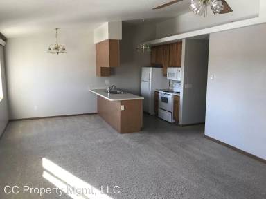 Main picture of 913 West St