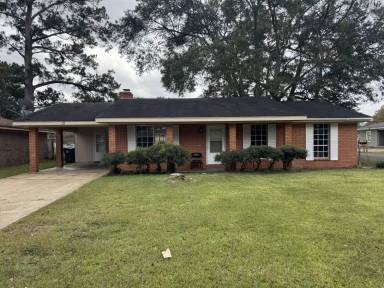 Main picture of 13 North Ln