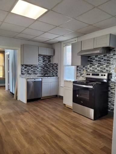 Main picture of 15 E Orange St