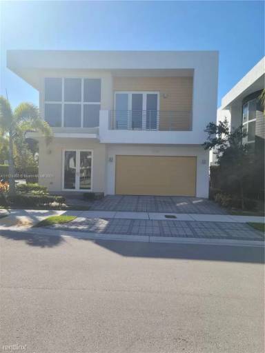 Main picture of 9729 NW 75th St
