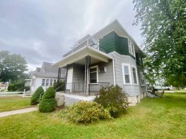 Main picture of 402 Forest St