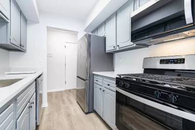 Main picture of 2214 Country Club Dr