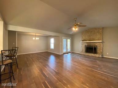 Main picture of 1615 N Hickory Ave