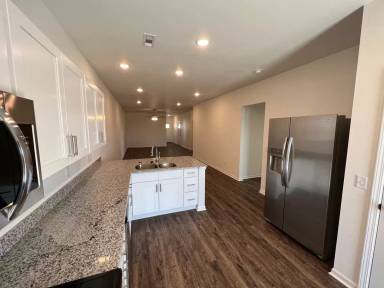 Main picture of 745 Short Leaf Ln