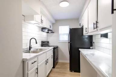 Main picture of 801 N 48th St