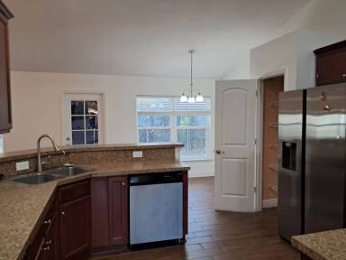 Main picture of 4910 Bywood St
