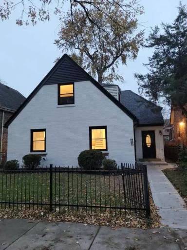 Main picture of 7652 S Euclid Ave