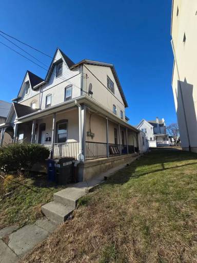 Main picture of 448 Roxborough Ave