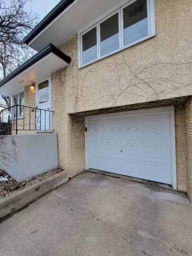 Main picture of 1416 E 46th St