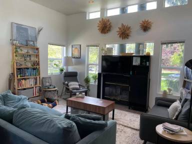 Main picture of 537 NE Ravenna Blvd