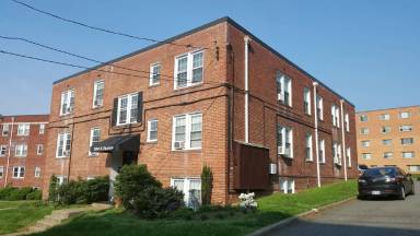 Main picture of 2060 N Vermont St