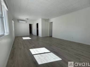 Main picture of 3466 West St