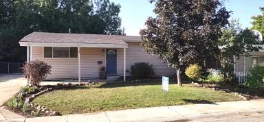 Main picture of 1541 W Marilyn Cir