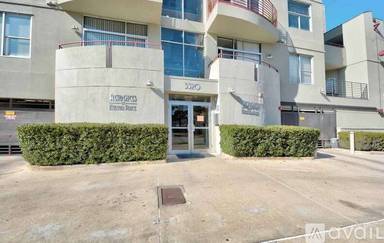 Main picture of 3320 Camp Bowie Blvd