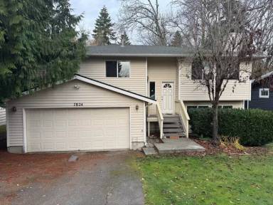 Main picture of 7824 SE 24th St