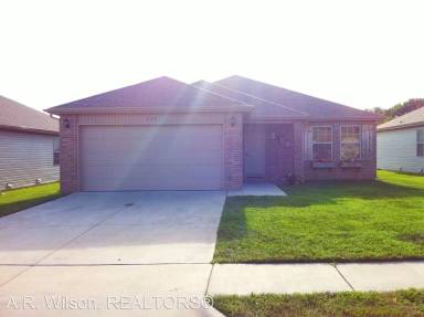 Main picture of 639 S Mahn Ave