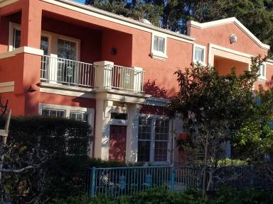 Main picture of 3053 Garibaldi Ave