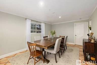 Main picture of 924 Holly Ave