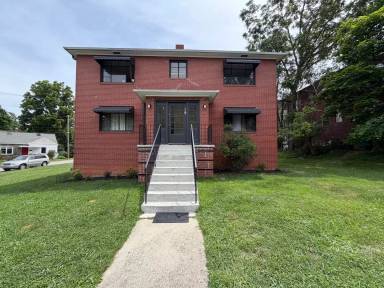Main picture of 19 Murdock Ave