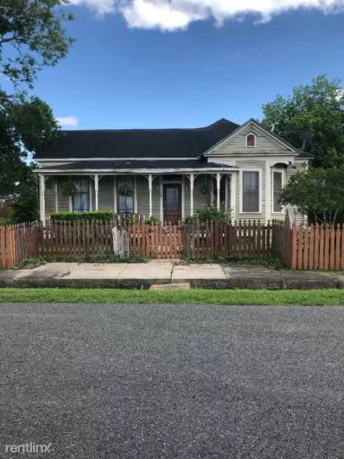 Main picture of 121 Leonard St